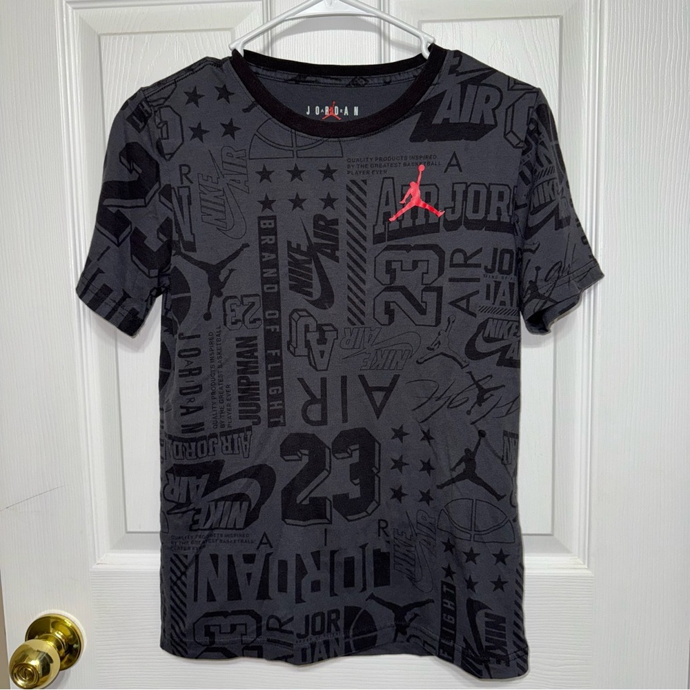 Jordan Wall of Flight T Shirt Tee Boys Nike Air Jumpman Gray Black L 12-13 Years